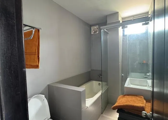 Hotel Ahuramazda House